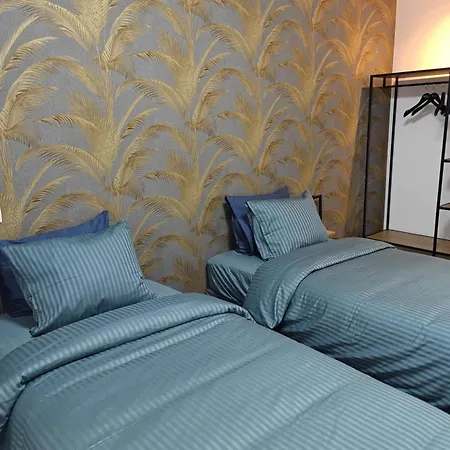 Au Pays Des Cigognes *